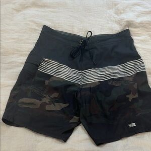 Salty Crew Men’s Swim Shorts | Size 32